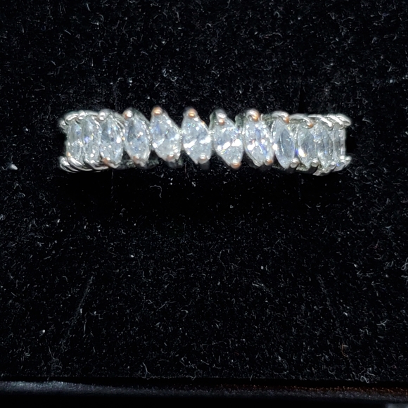 Eternity ring size 7 cubic zirconia silver - Picture 5 of 5